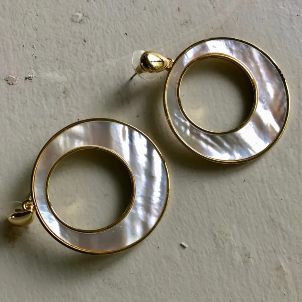 ROBERTO BY RFM MOTHER OF PEARL DROP EARRINGS FOR PIERCED EARS - Picture 2 of 5
